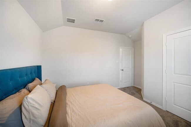 Building Photo - 1811 Smithers Landing Dr