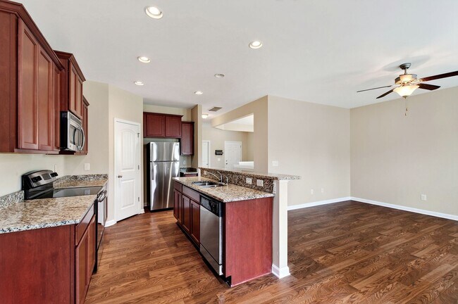 Building Photo - 4490 Middletown Dr