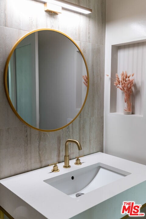 Building Photo - 8401 Fountain Ave