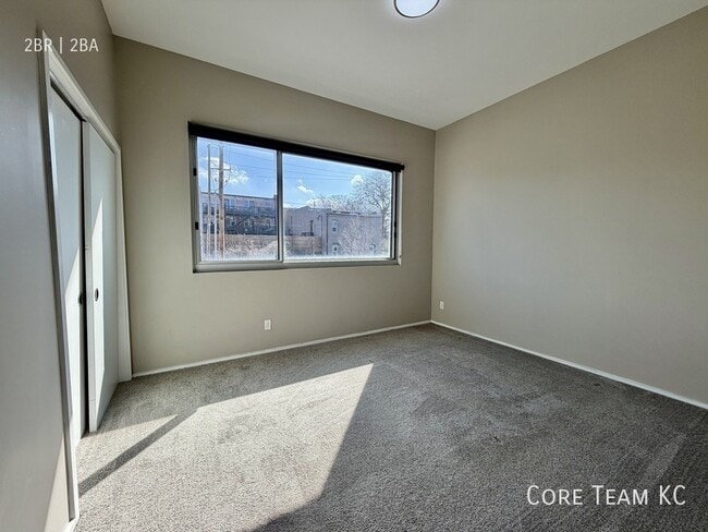 Building Photo - 2903 Gillham Rd