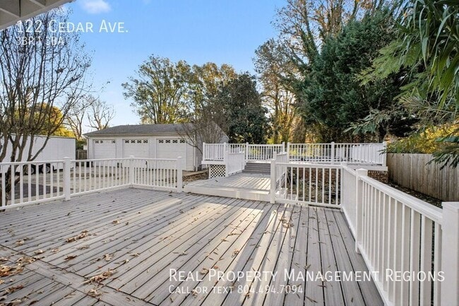 Building Photo - 122 Cedar Ave