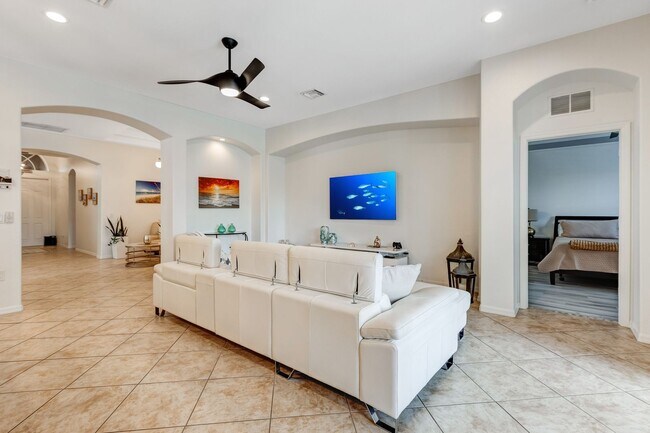 Building Photo - ** REFLECTION LAKES ** 4 BED / 2 BATH - POOL HOME - UNFURNISHED - ANNUAL RENTAL