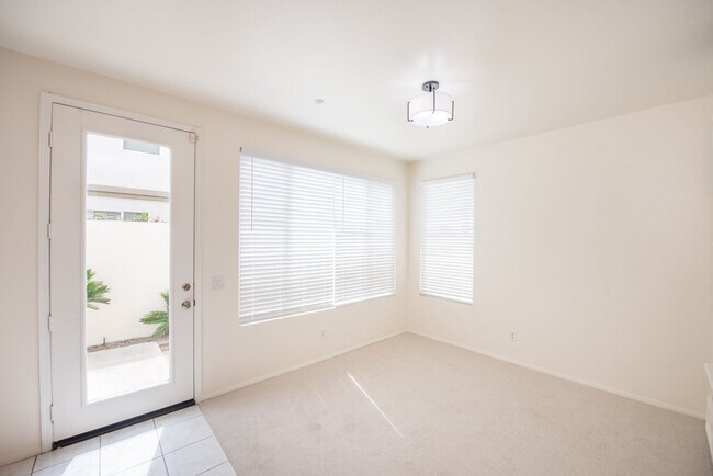 Building Photo - Make this your home