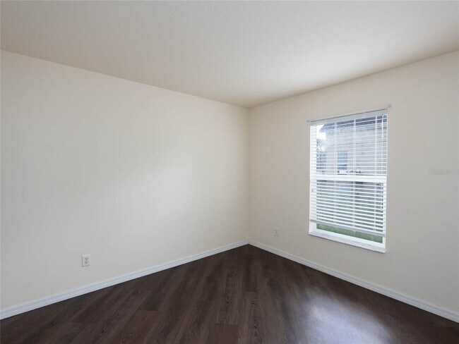 Building Photo - 2768 Saybrook Ave