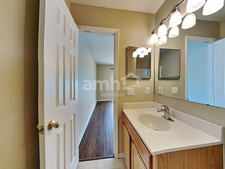 Building Photo - 30230 Rattana Ct