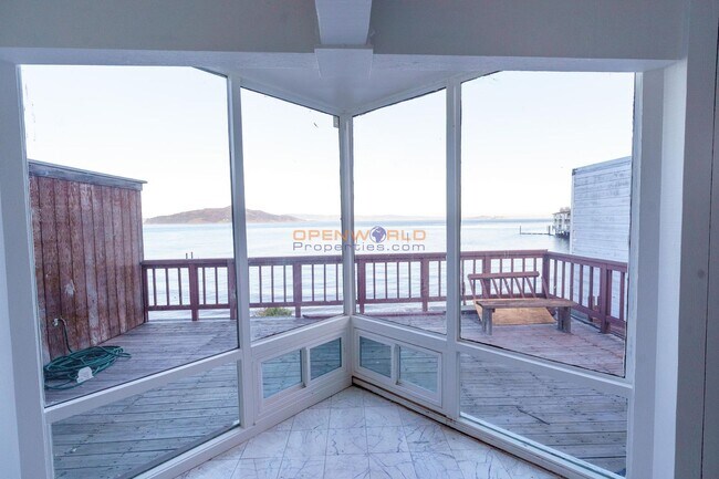 Building Photo - 107 Bridgeway