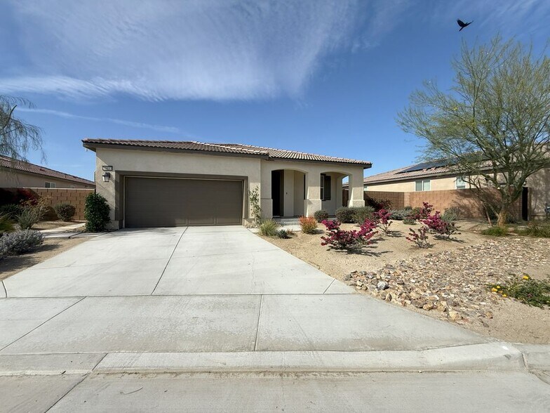 Building Photo - 39613 Taffala Dr