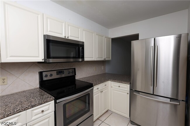 Building Photo - 26510 Southern Pines Dr