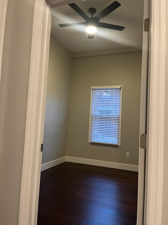 Building Photo - 110 Hemlock St