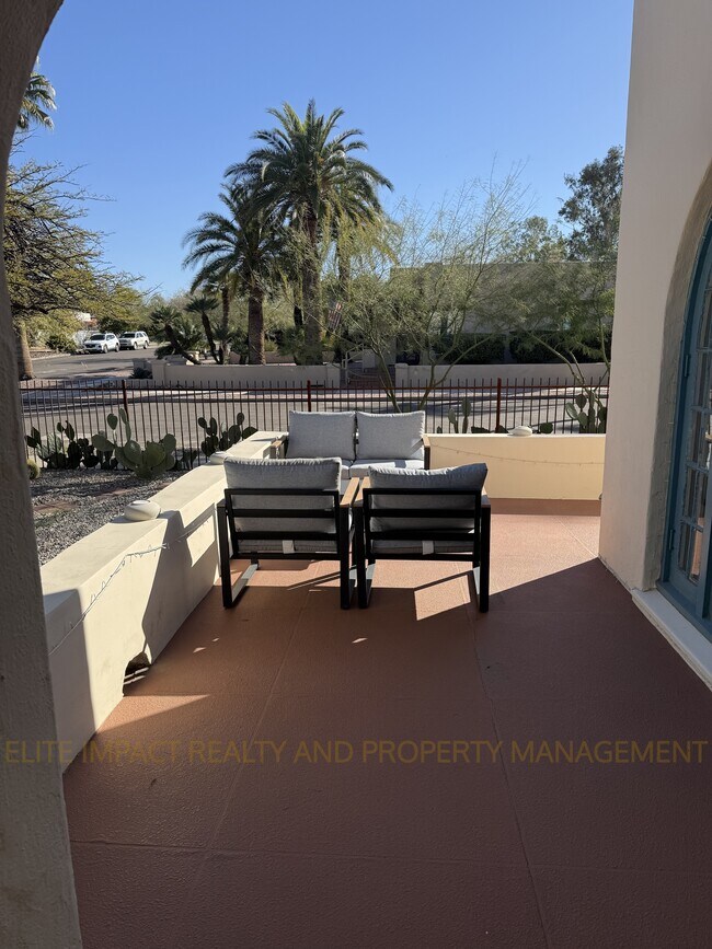 Building Photo - 2548 E 3rd St