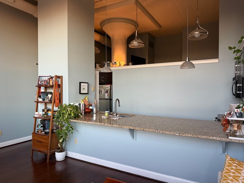 Building Photo - 2429 Locust St