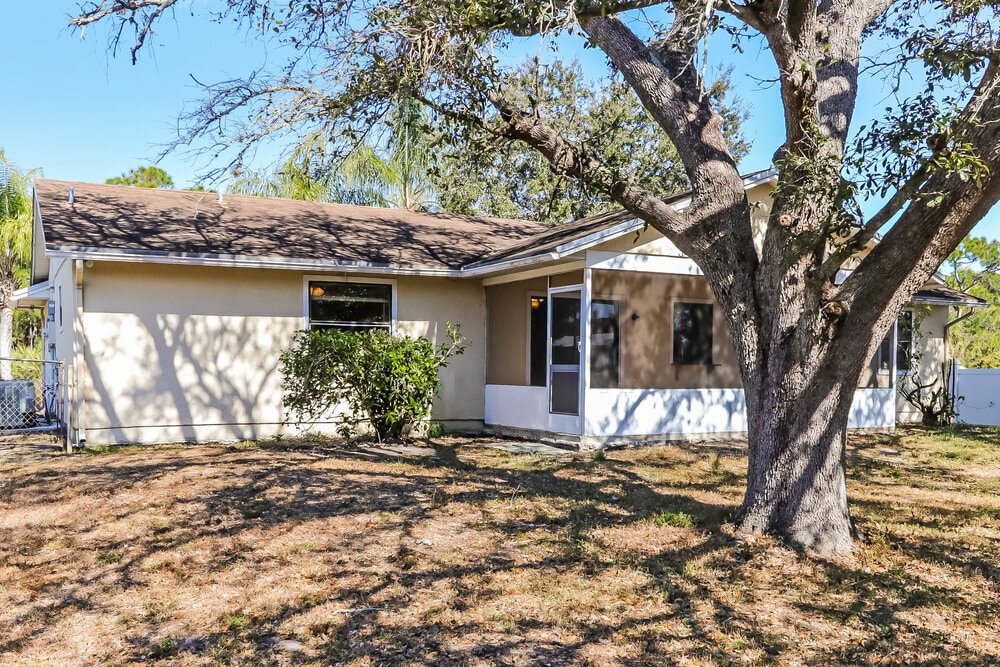 Building Photo - 552 SW Badger Terrace