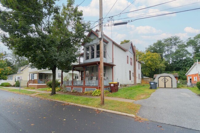 Primary Photo - 9 Greenridge Place #1