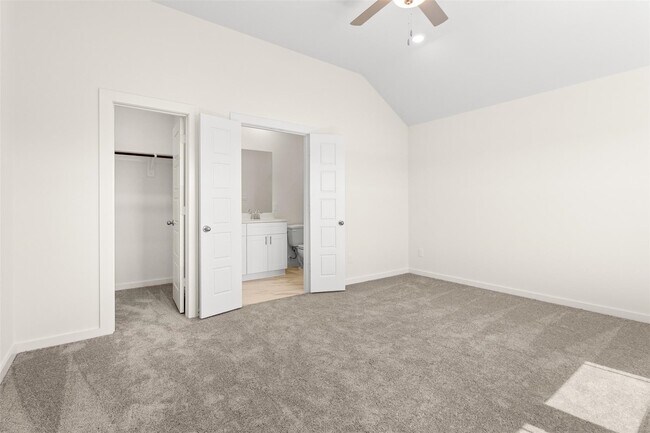 Building Photo - 6643 Escondido Dr