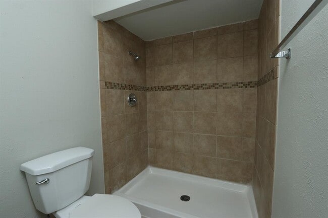 Building Photo - 24018 Reagon Canyon Dr