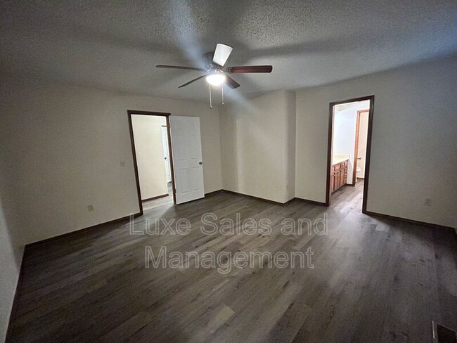 Building Photo - 1307 Summerton Pl