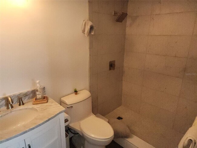 Building Photo - 255 Dolphin Point