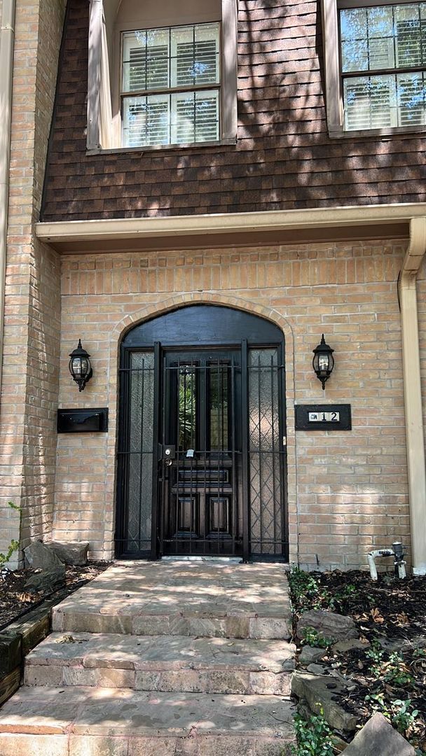 Primary Photo - Beautifully updated town home