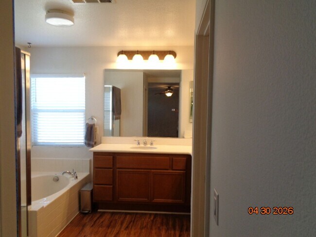 Building Photo - Spacious 4 Bedroom with RV Access in Rosamond