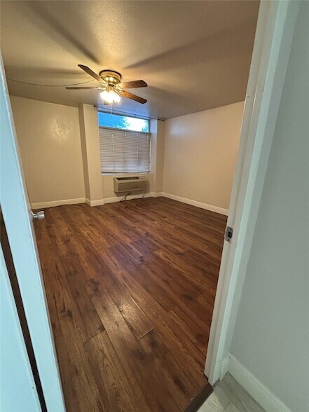 Building Photo - 7520 Hornwood Dr
