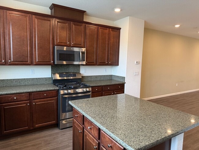 Building Photo - San Jose Comfort, Convenience and Location