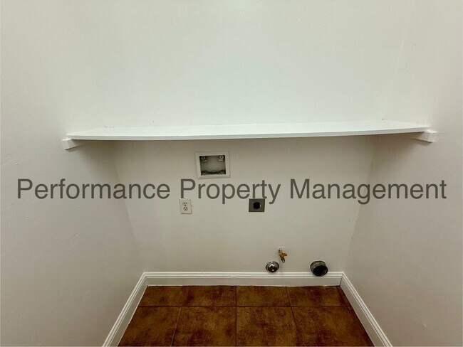 Building Photo - 4 Bed/2 Bath + Office in SW Bakersfield w/ RBP, Solar & $0 Deposit Option