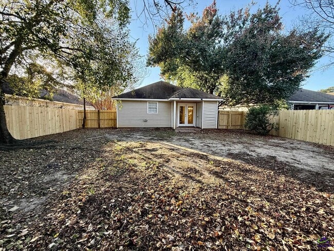 Building Photo - 126 Kensington Cir