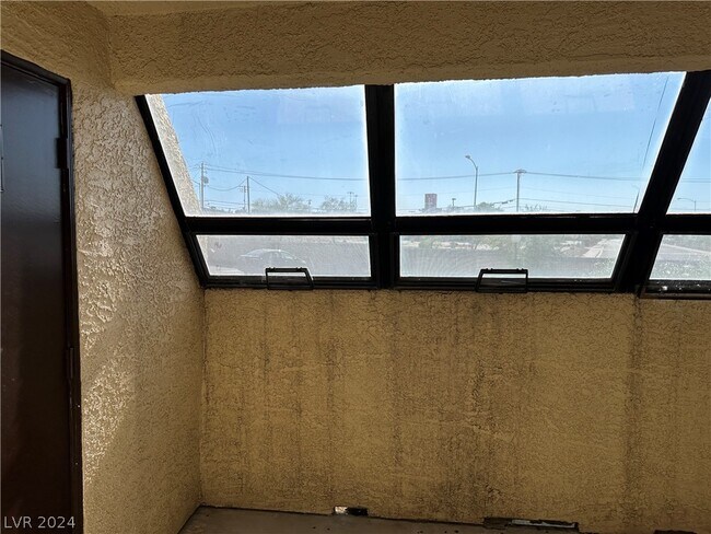 Building Photo - 601 Cabrillo Cir