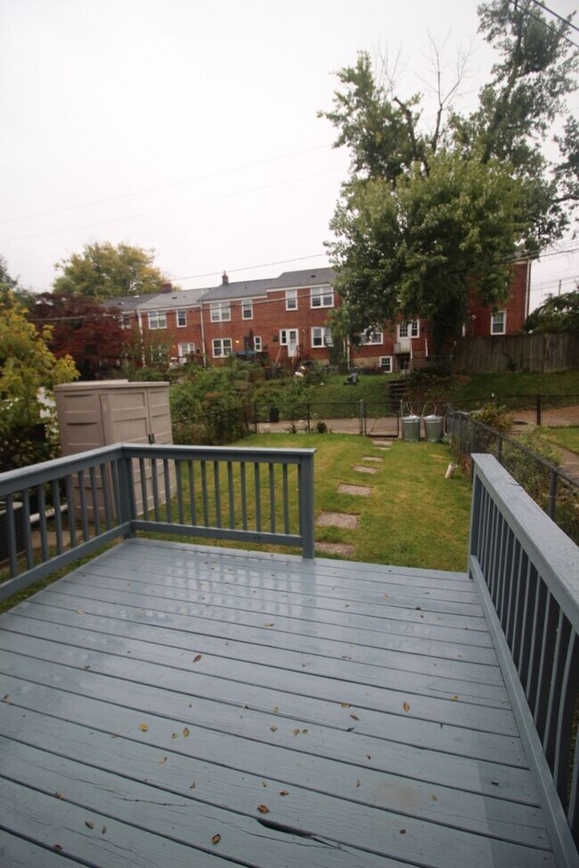 Building Photo - Lovely Towson 3bd/2ba Rowhome w/ CAC & W/D...