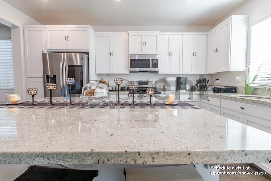 Building Photo - 5561 Harcrest Dr