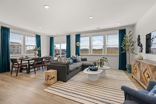 Building Photo - 2775 Lou Lou Ln