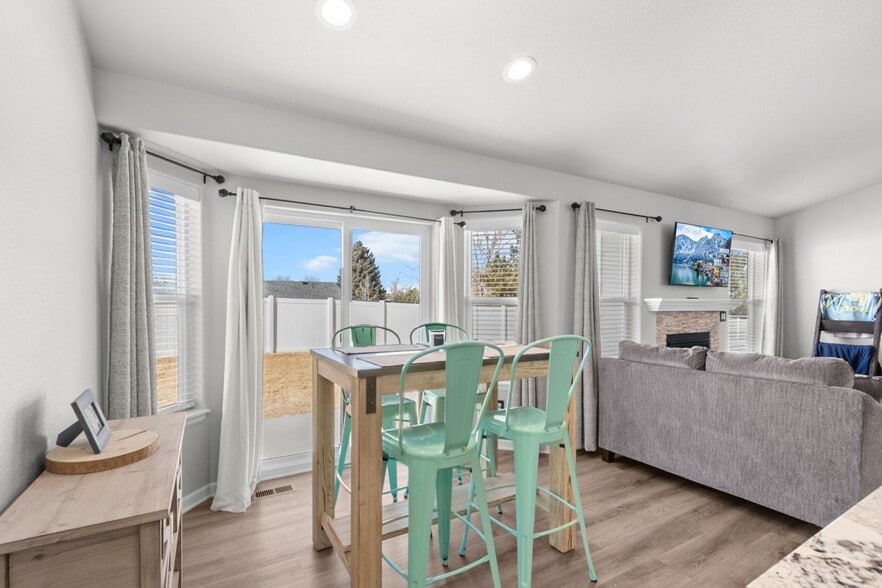 Building Photo - 1202 Phipps Ave