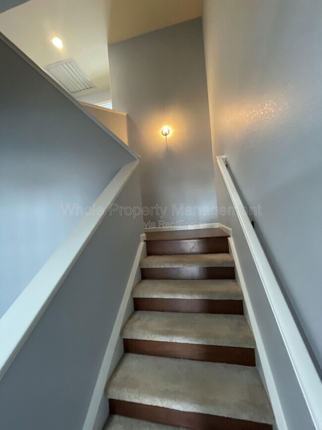 Building Photo - 2737 W Greens Dr