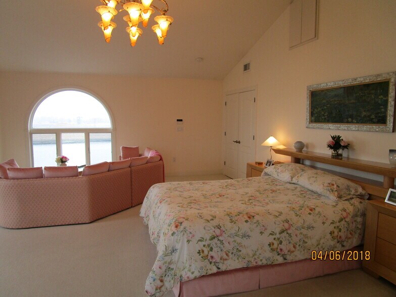 master bedroom looking west - 103 Summer St