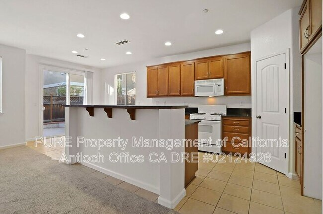 Building Photo - 2446 Mojave Dr