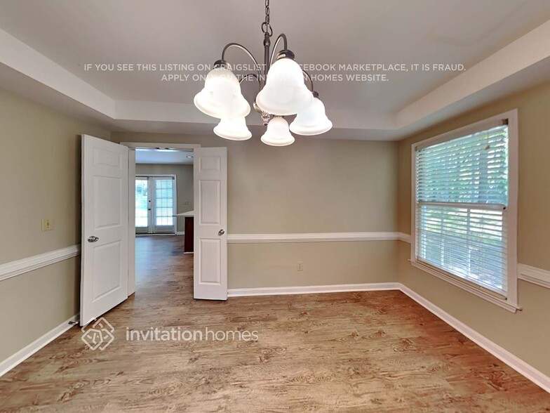 Building Photo - 140 Laurens Oak Ct
