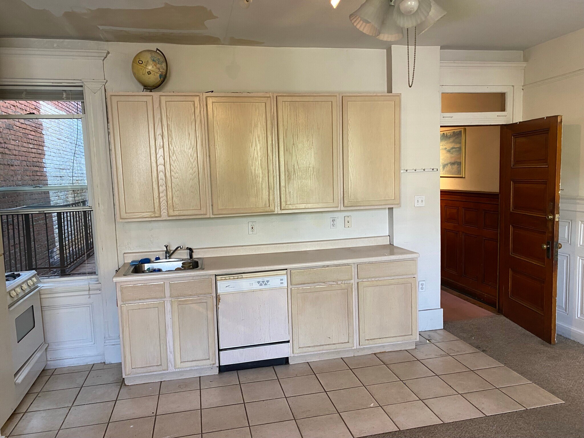 Kitchen - 1211 Buena Vista St