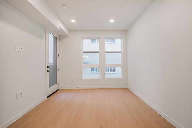 Building Photo - Welcome to the Gramercy