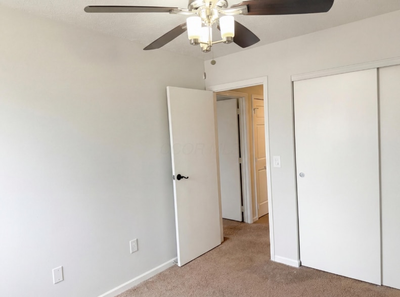 Building Photo - 6288 Fence Row Ln