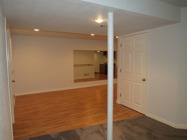 Building Photo - Rare Bradburn Single Family home including Carriage house