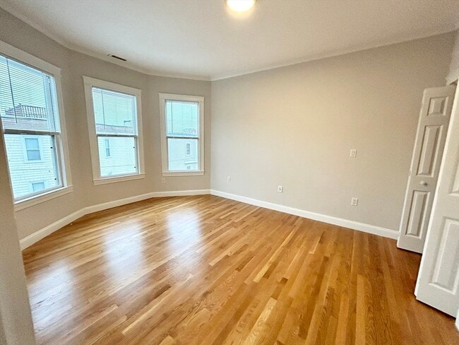 Building Photo - 12 Buttonwood St