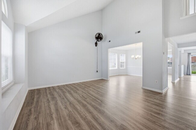 Building Photo - 3-Bedroom Home with Garage & Private Patio