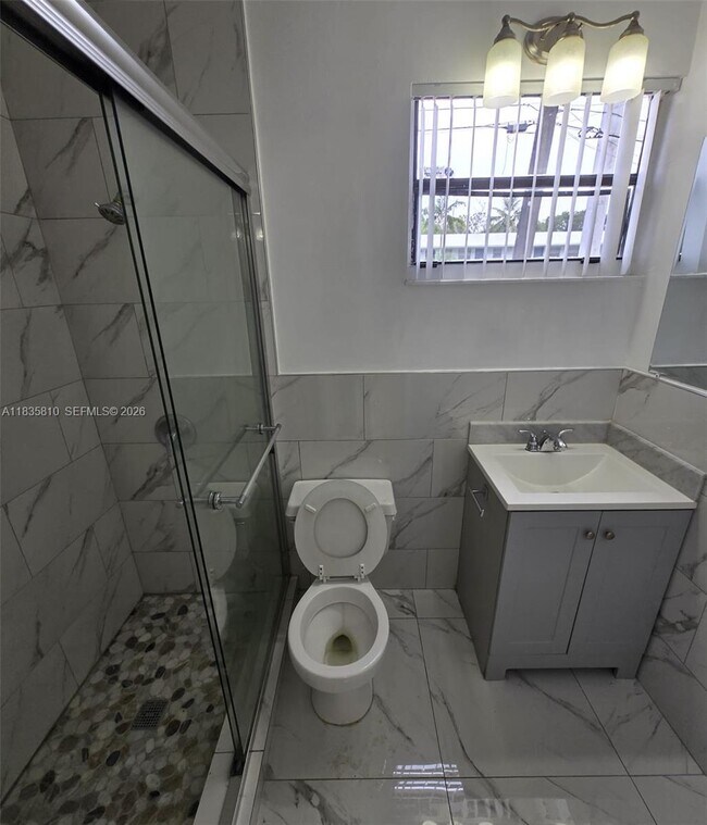 Building Photo - 1905 SW 11th St