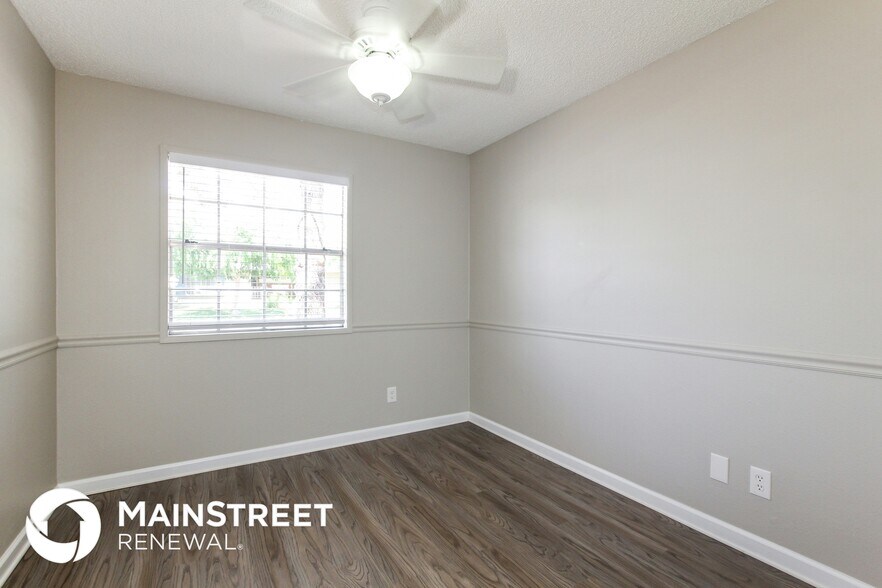 Building Photo - 9007 W Cinnabar Ave