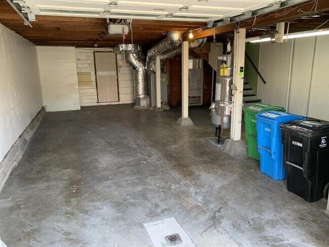 Building Photo - 3 bedroom in San Francisco CA 94116