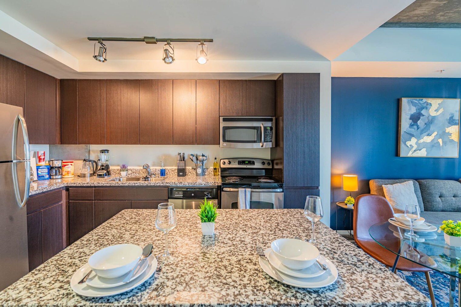 Building Photo - 333 E Roosevelt St