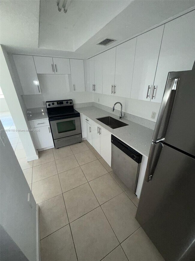 Primary Photo - 13700 NE 6th Ave