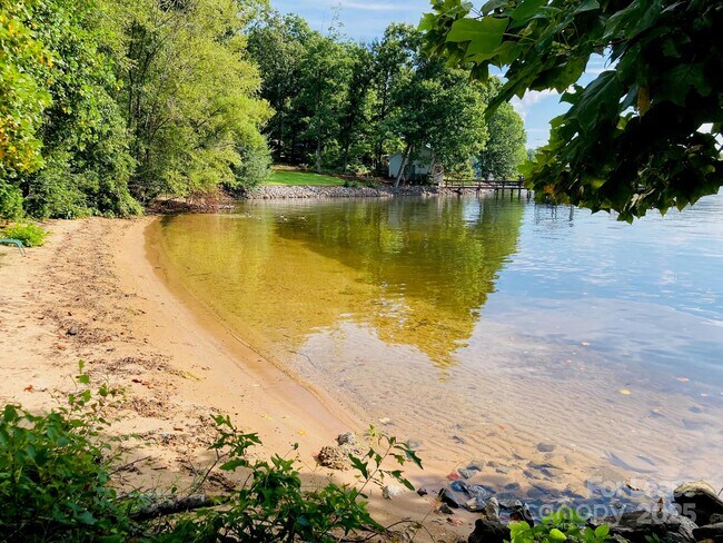 Building Photo - 4969 Moonlite Bay Dr