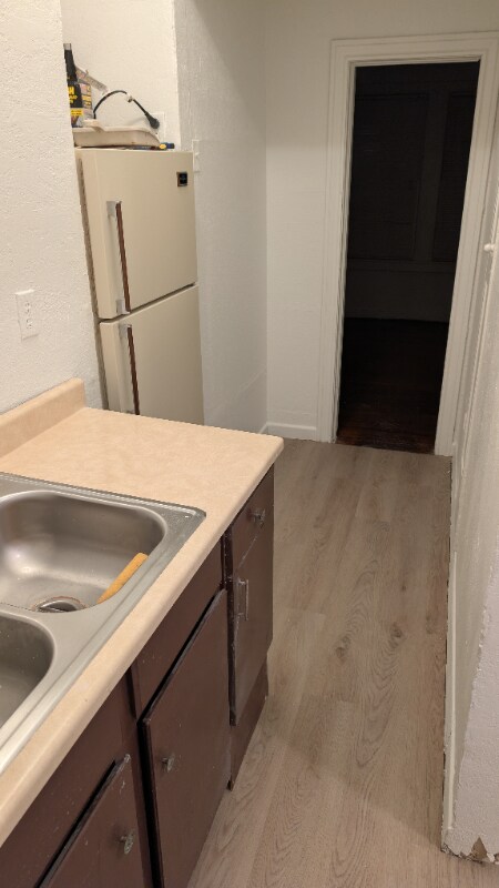 Building Photo - 404 Club Dr