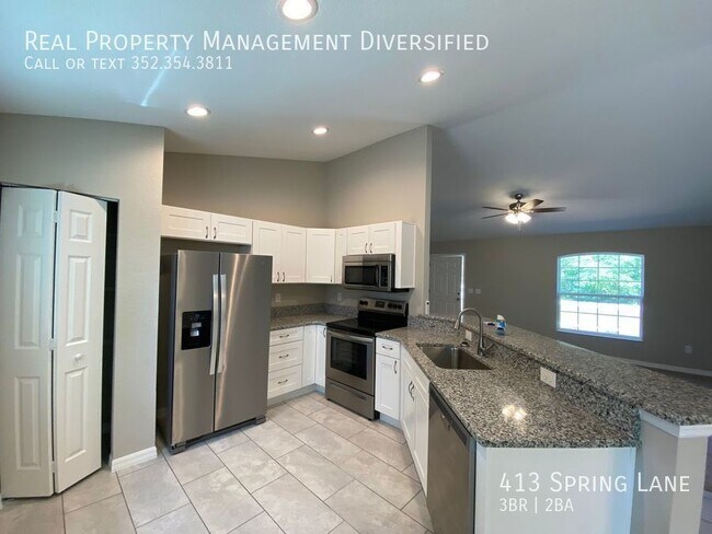 Building Photo - 413 Spring Ln